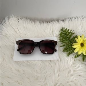 Tahari sunglasses